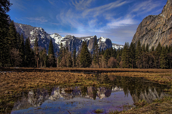 Yosemitie Valleys Ca. 3 Brothers